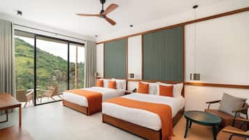 In-room safe, soundproofing, iron/ironing board, free WiFi