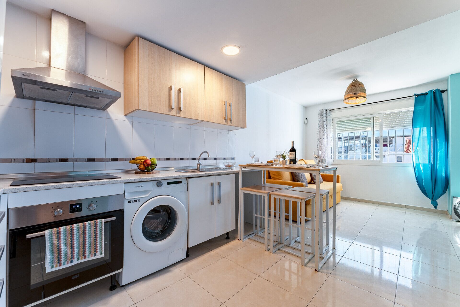 Fridge, microwave, oven, coffee/tea maker