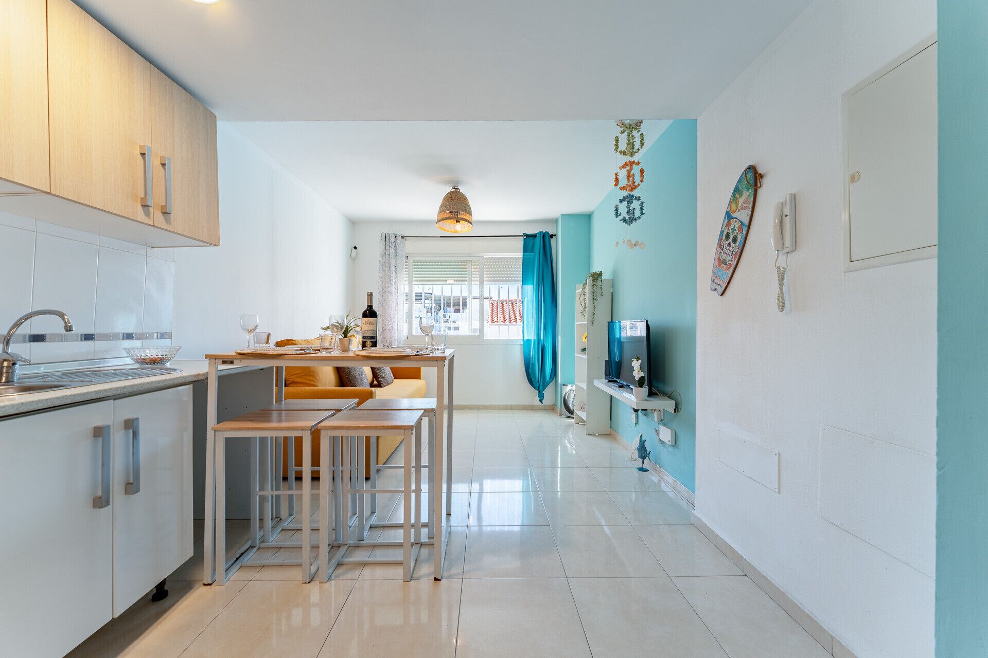 المنشأة من الداخل