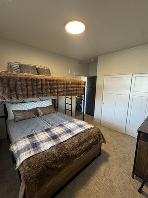 3 Schlafzimmer, Schreibtisch, kostenloses WLAN, Bettwäsche