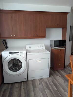 Interior - La sainte Marguerite - #3 - Comfortable Room for Students and Professionals! (Trois-Rivières)