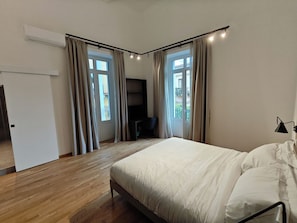 Classic-dobbeltværelse - 1 kingsize-seng - balkon | Skrivebord, gratis Wi-Fi