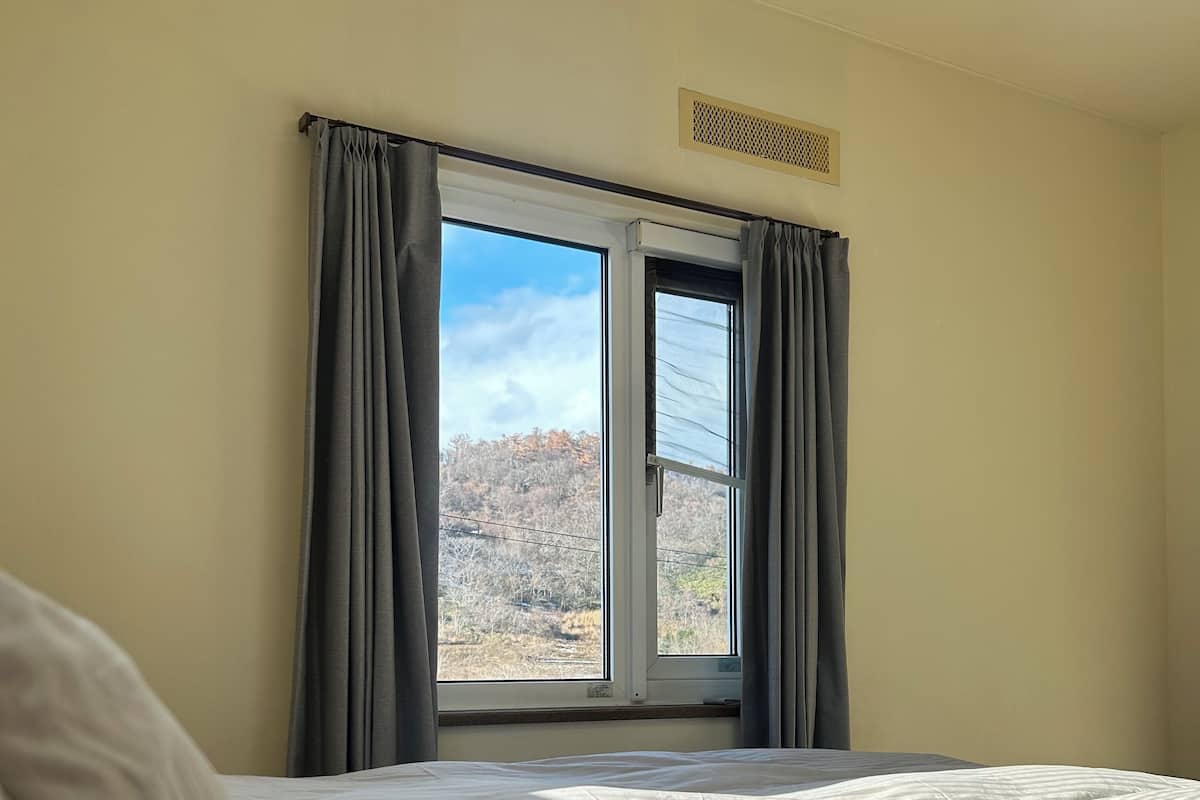 ルーム ラナイ ガーデンビュー | 遮光カーテン、アイロン / アイロン台