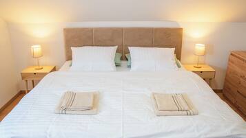 3 bedrooms, iron/ironing board, WiFi