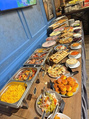 Daily buffet breakfast for a fee