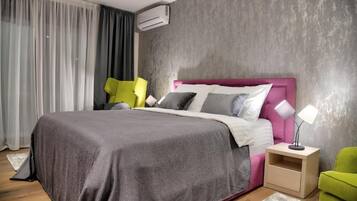 Dobbeltrom – superior, balkong, byutsikt | Safe på rommet og wi-fi (inkludert)