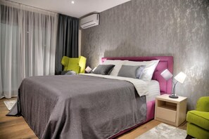 Dobbeltrom – superior, balkong, byutsikt | Safe på rommet og wi-fi (inkludert)