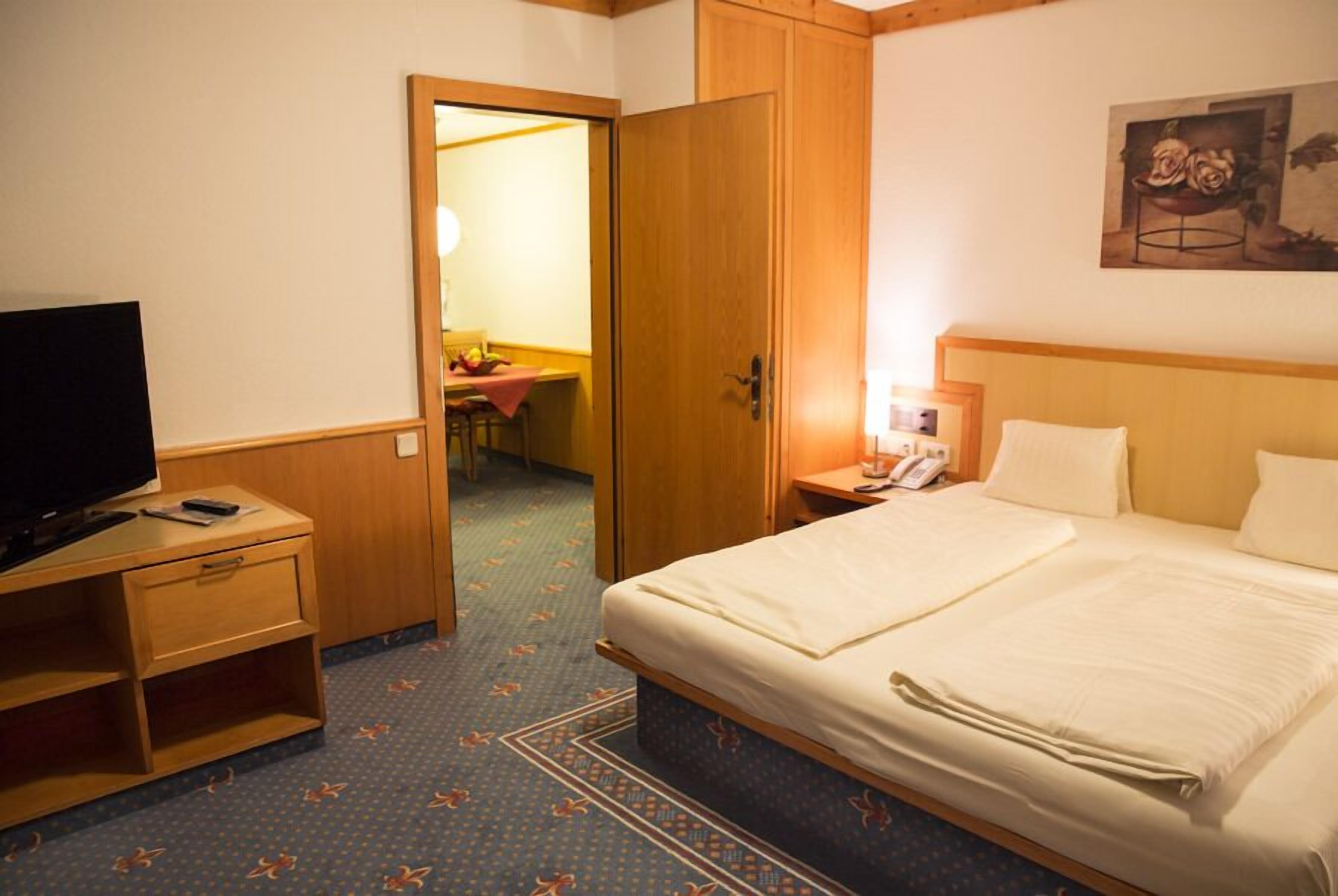 Habitación familiar | Caja fuerte, wifi gratis, ropa de cama