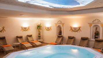 Indoor spa tub