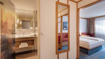 Coffres-forts dans les chambres, Wi-Fi gratuit, draps fournis