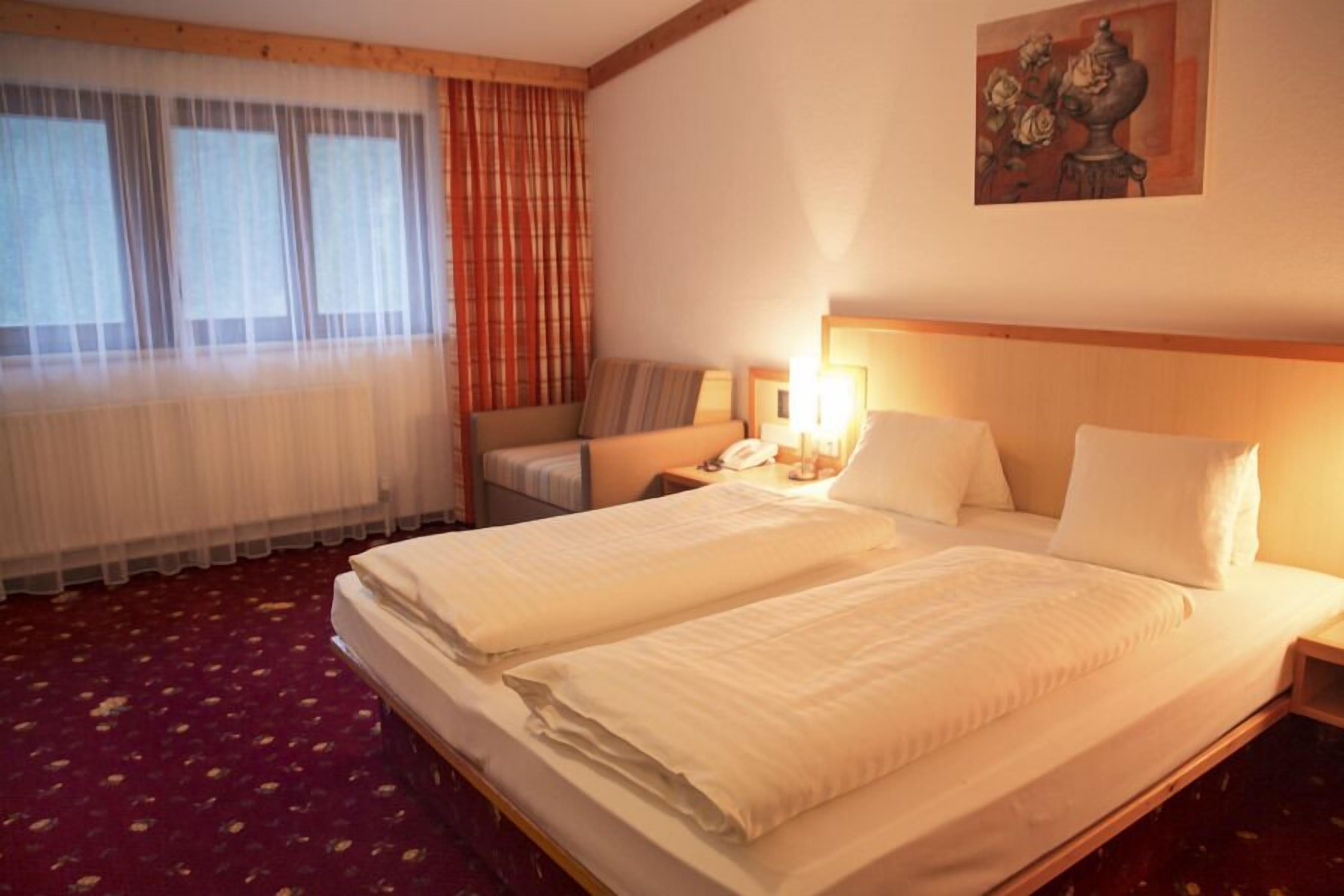 In-room safe, free WiFi, bed sheets