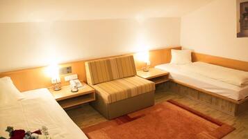 Caja de seguridad en la habitación, wifi gratis y ropa de cama