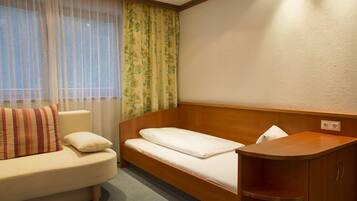 Comfort Suite, Balcony | In-room safe, free WiFi, bed sheets