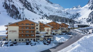 Fachada de la propiedad