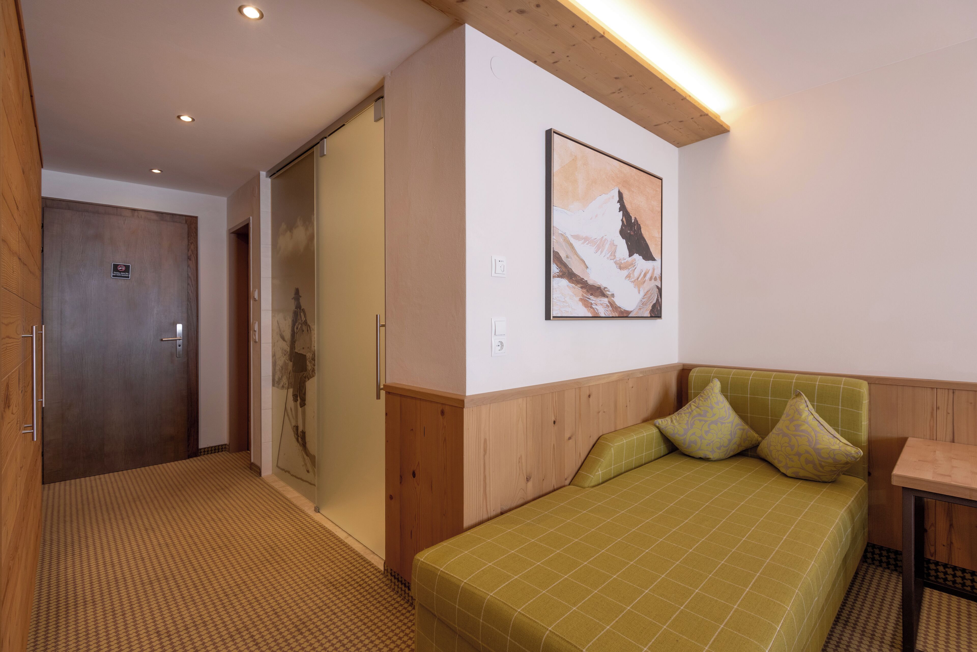 In-room safe, free WiFi, bed sheets