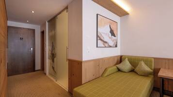 Coffres-forts dans les chambres, Wi-Fi gratuit, draps fournis