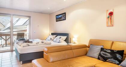 Apartment 'Weingeist' with Private Terrace and Wi-Fi