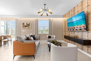 House - Upstay Family Retreat w Pool Games Room Karaoke (Kissimmee)