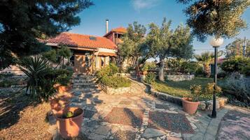 Talo | 2 makuuhuonetta, työpöytä