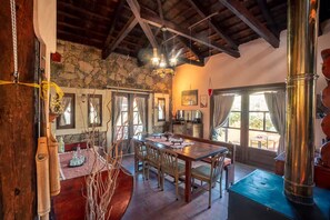 2 habitaciones y escritorio 
