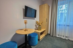 Classic Apartment, Lake View | In-room safe, desk, free WiFi - Hotel Pietrak (Wągrowiec)