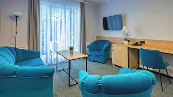 Classic Apartment, Lake View | In-room safe, desk, free WiFi