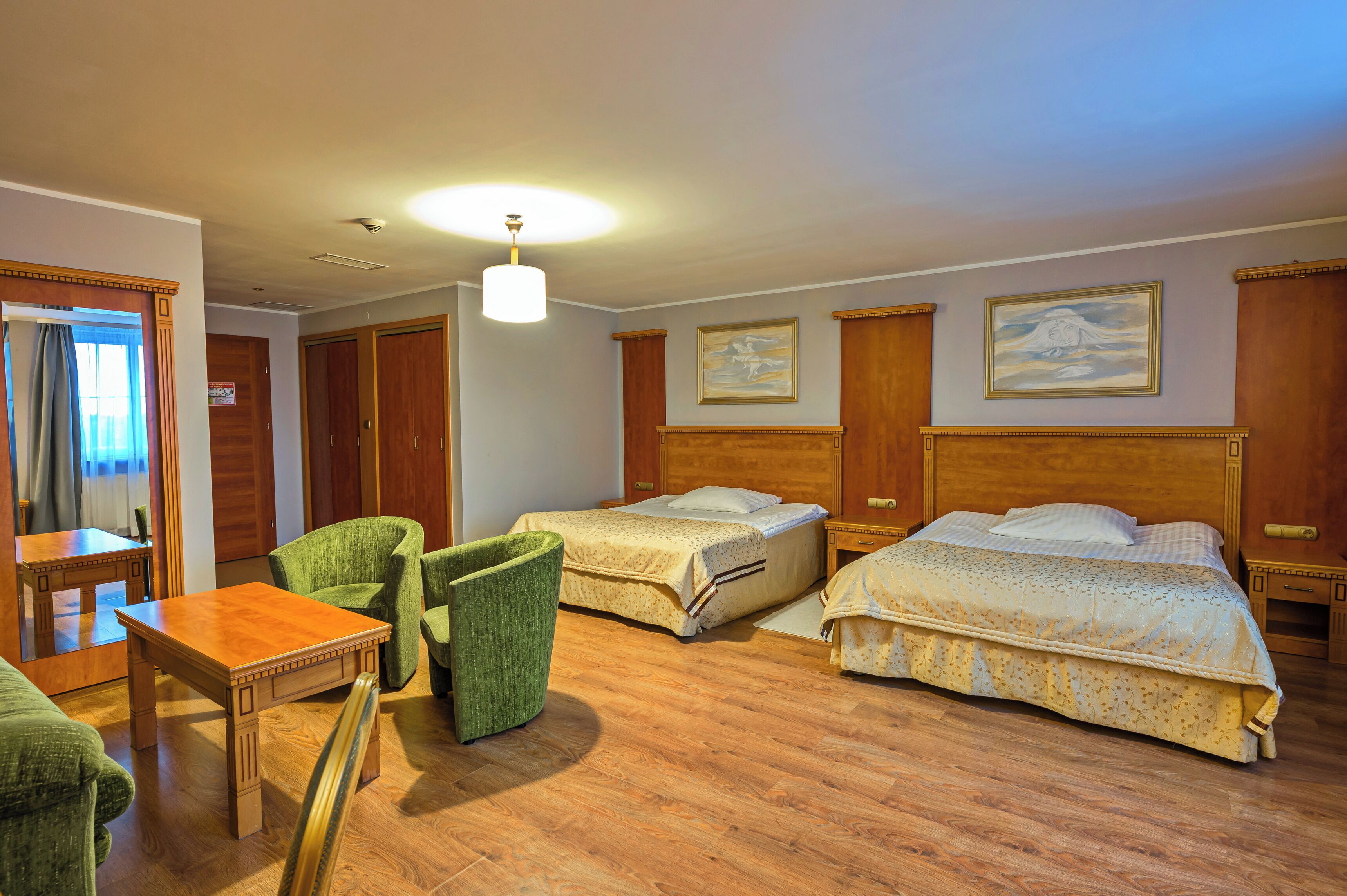 Classic Studio | In-room safe, desk, free WiFi