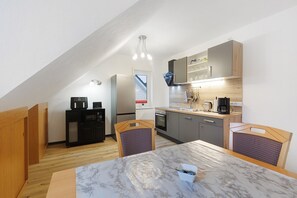 Fridge, microwave, oven, stovetop - Apartment Westfeld – for Tourist Use Only (Bestwig)