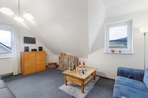 TV, stereo - Apartment Westfeld – for Tourist Use Only (Bestwig)