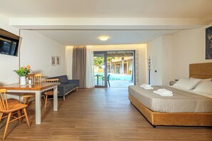 In-room safe, soundproofing, free WiFi