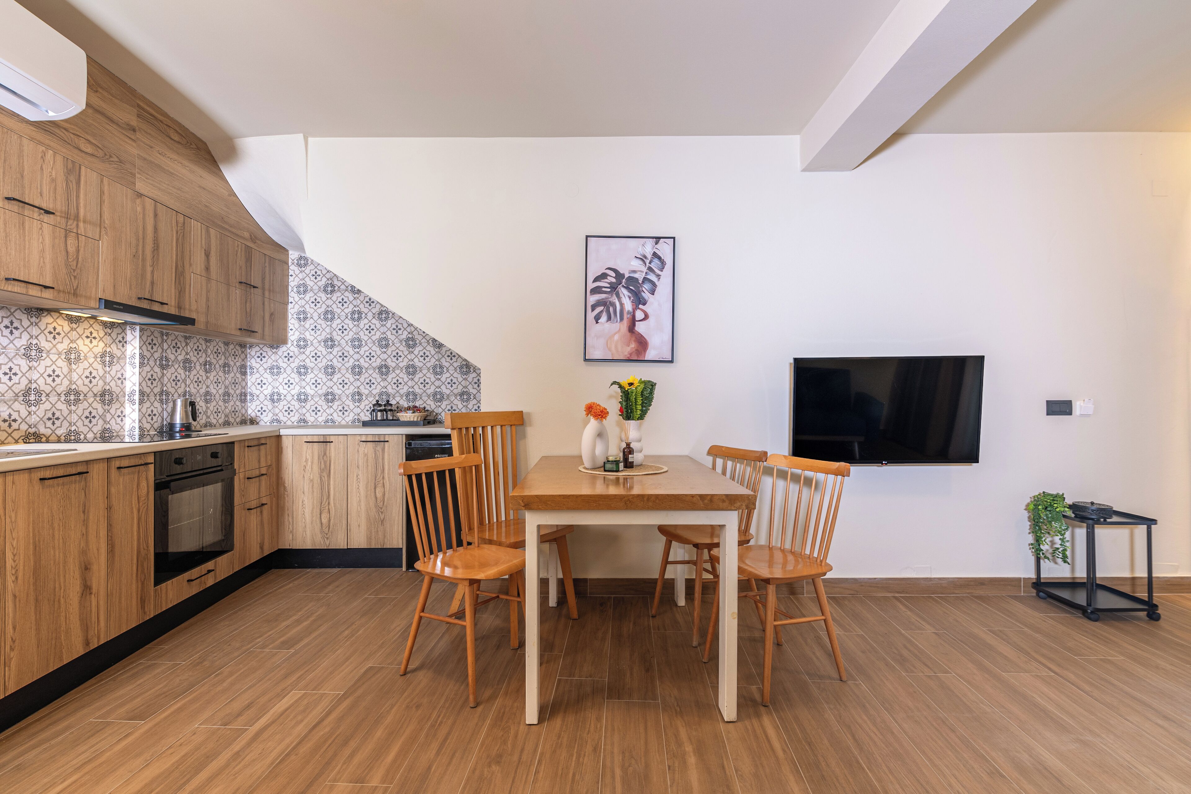 Senior-Dreibettzimmer, Poolblick | Eigene Küche