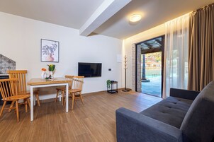 Caja de seguridad en la habitación y sistema de insonorización 