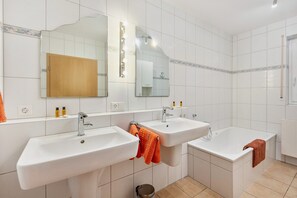 Douche, serviettes fournies