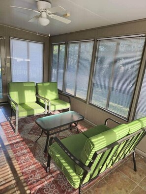 Interior - The Cooler in Pooler Getaway (Chatham County)