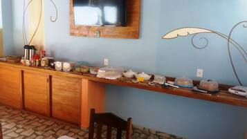 Free daily buffet breakfast