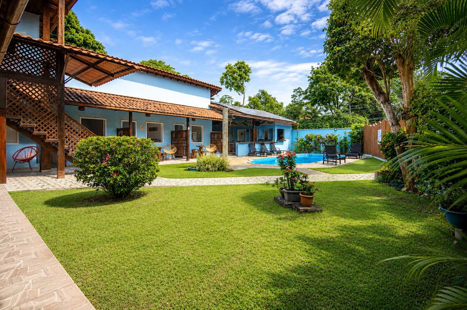 Suite com Varanda, Vista para o jardim e piscina | Garden view