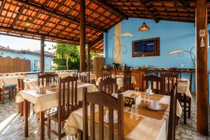 Free daily buffet breakfast  - Pousada Universo Arraial (Porto Seguro)