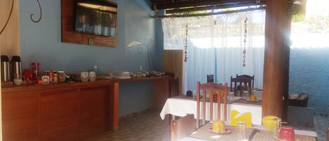 Free daily buffet breakfast