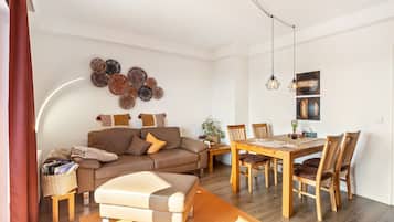 Tv, dvd-spelare och en stereo