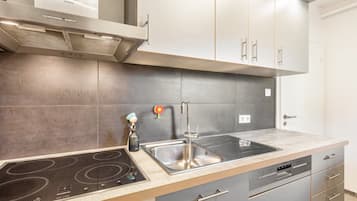 KylskÄp, mikrovÄgsugn, ugn och spishÀll