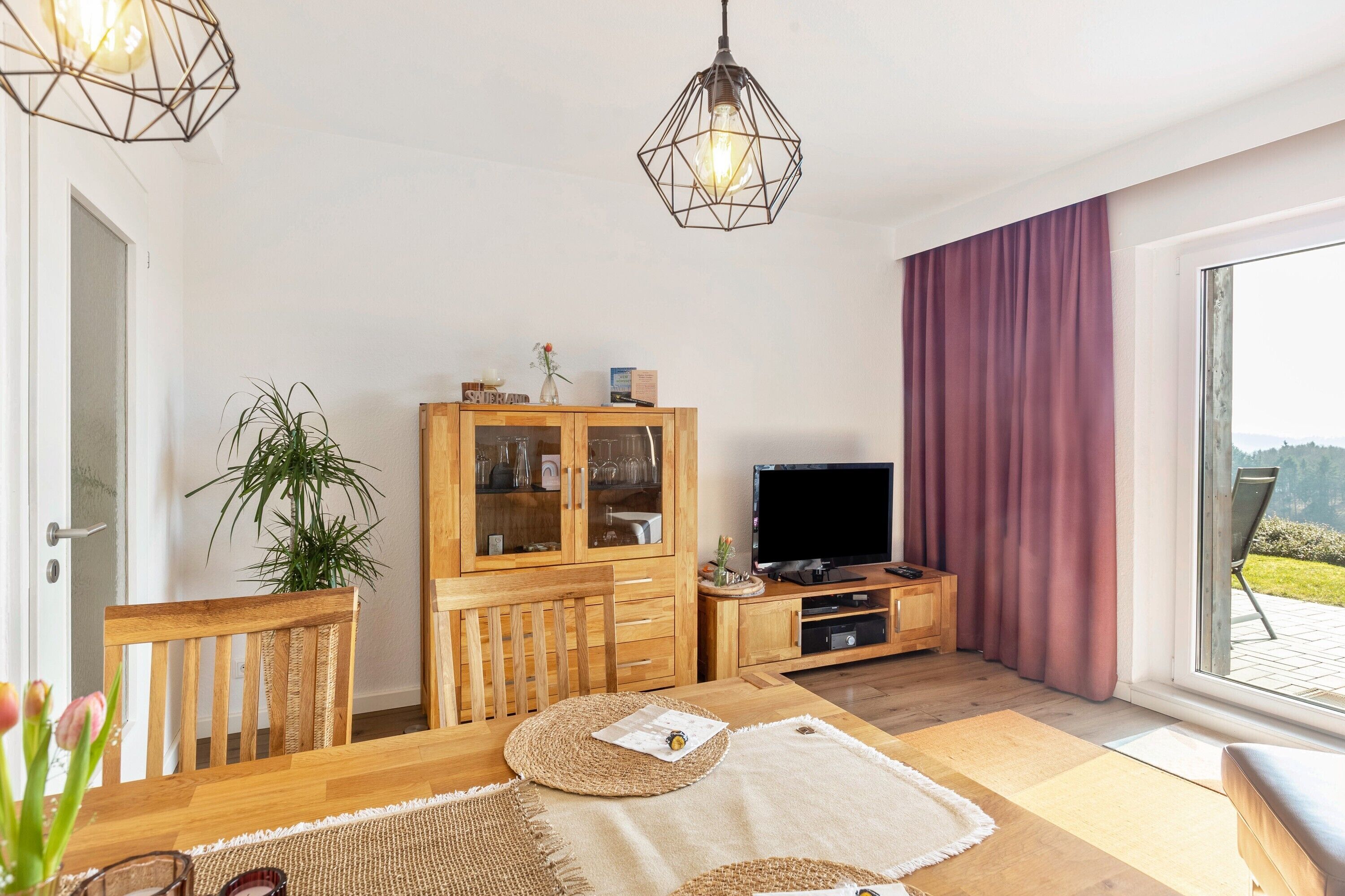 TV, DVD player, aparelho de som