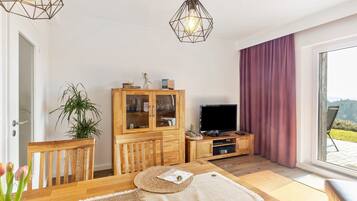 TV, DVD player, aparelho de som