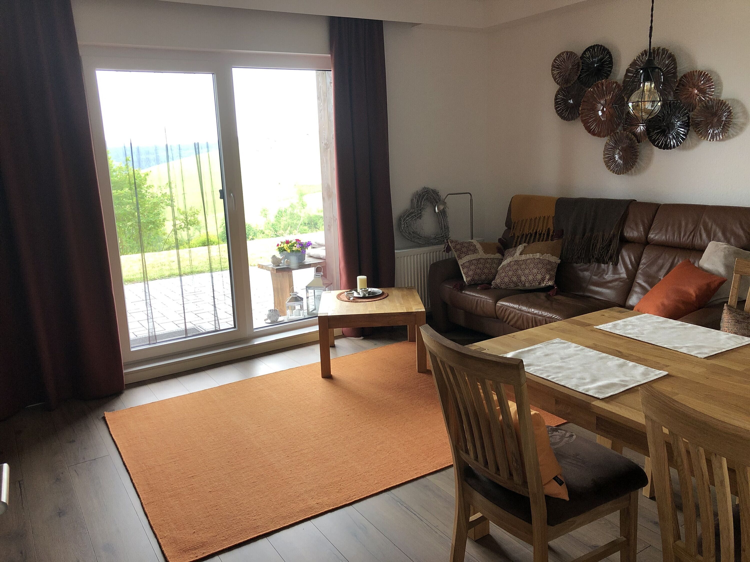 Télévision, lecteur de DVD, chaîne hi-fi