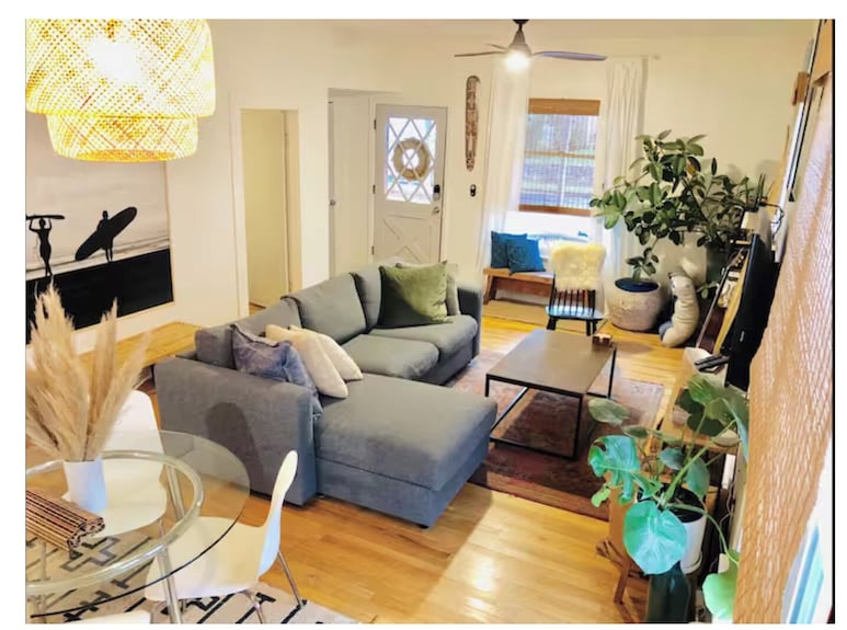 Hip & Historic Downtown Vancouver Bungalow - ポートランド, OR