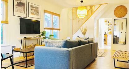 Hip & Historic downtown Vancouver bungalow