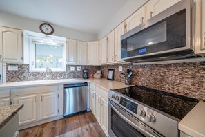 Fridge, microwave, oven, stovetop - Lakefront Luxury with Boat Slip, Decks & Kayaks at 17mm (Osage Beach)