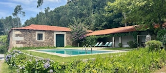 Maison de vacances 'Eira Country House' avec vue sur la montagne et piscine