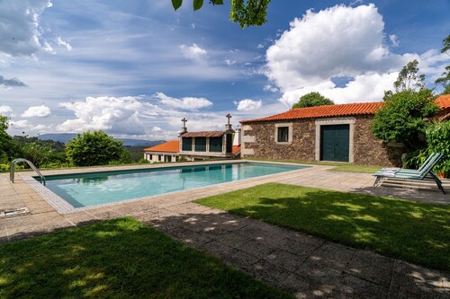 Maison de vacances 'Eira Country House' avec vue sur la montagne et piscine
