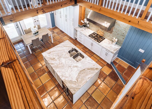 Fridge, microwave, oven, stovetop - 3-Blocks to Beach, Steps from 3rd Street Dinning, Waterfront Pool Home on Canal (Naples)