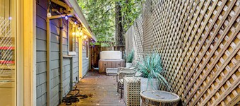 Russian River Retreat! Woodsy Guerneville Bungalow